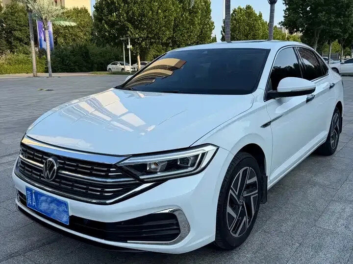 Открыть фотографии: Volkswagen Sagitar III Рестайлинг