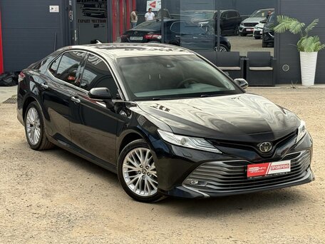 Toyota Camry VIII (XV70)