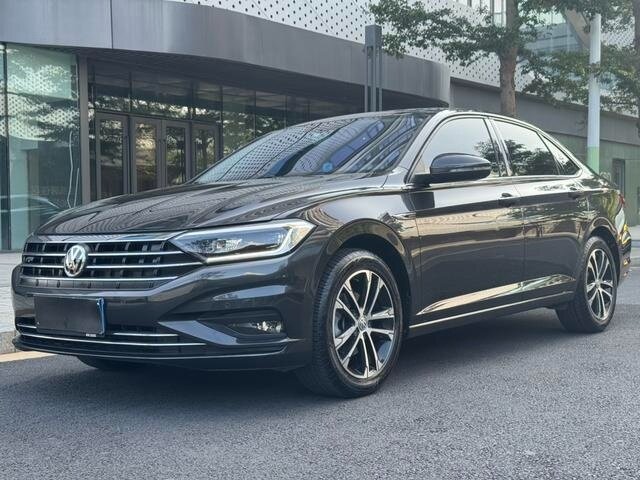 Открыть фотографии: Volkswagen Sagitar III