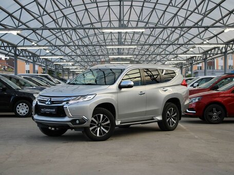 Mitsubishi Pajero Sport III