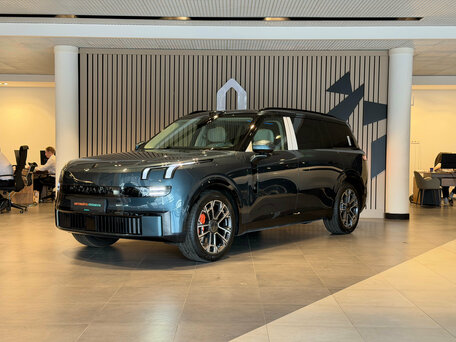 Lynk & Co 900