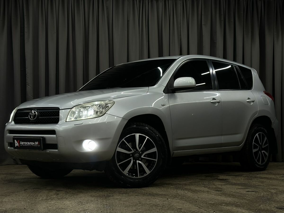 Открыть фотографии: Toyota RAV4 III (XA30)