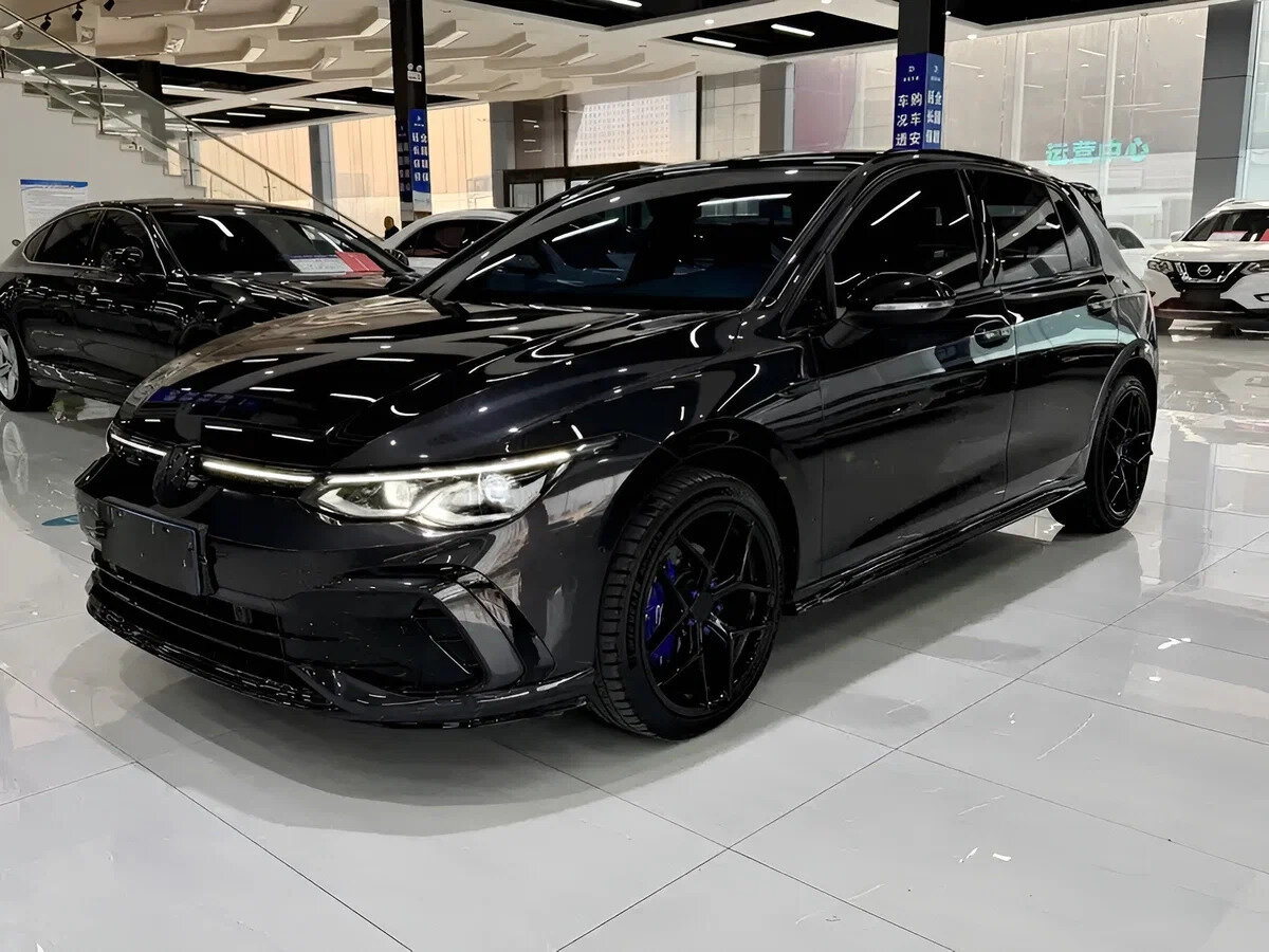 Открыть фотографии: Volkswagen Golf VIII
