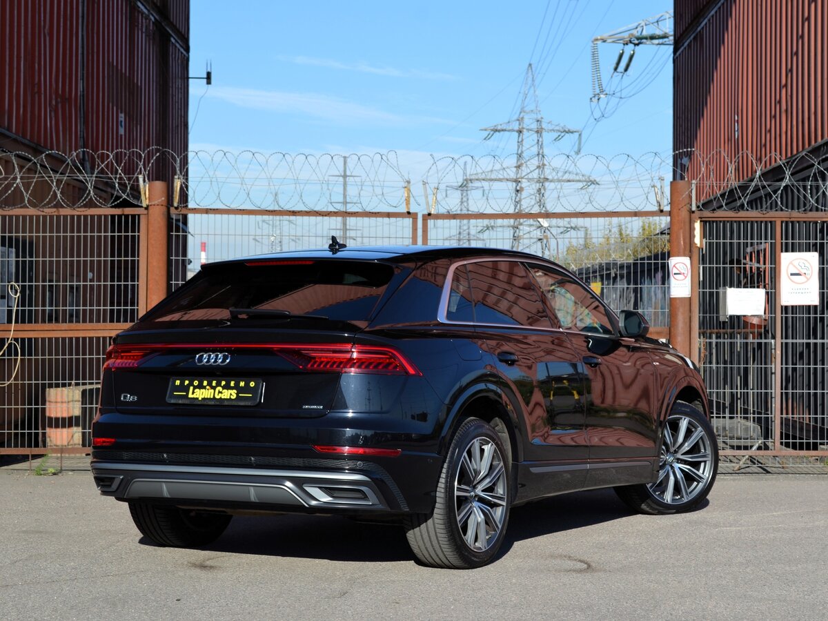 AUDI Q8 - фото 3