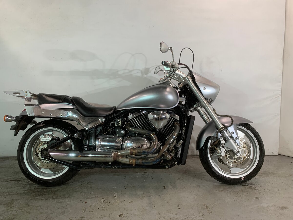 Suzuki Boulevard M90