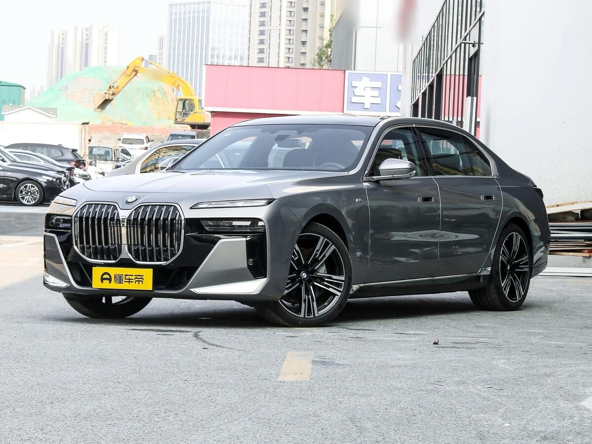 Открыть фотографии: BMW 7 серии VII (G70)