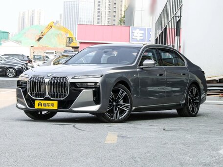 BMW 7 серии VII (G70)