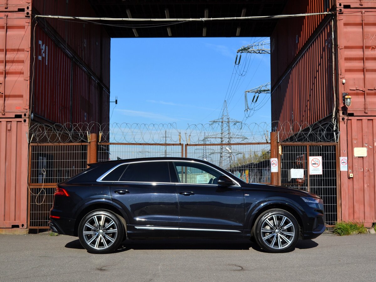 AUDI Q8 - фото 4