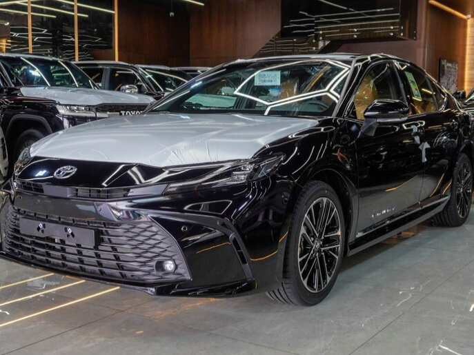 Toyota Camry IX (XV80)