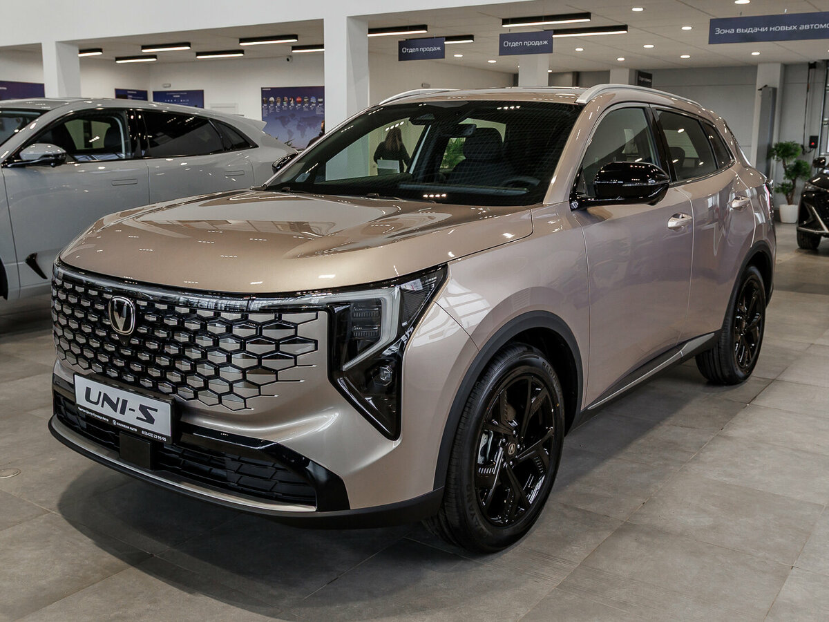 Открыть фотографии: Changan UNI-S I Рестайлинг