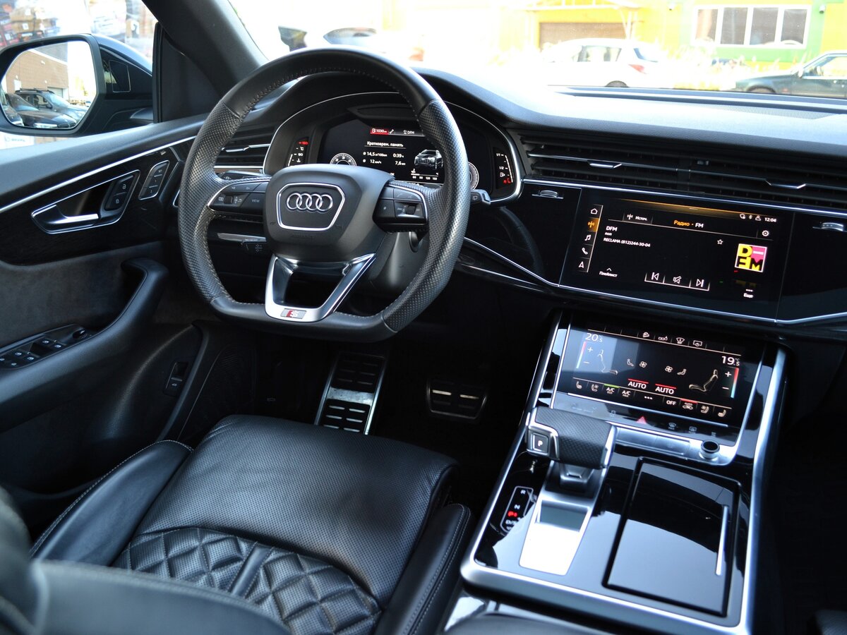 AUDI Q8 - фото 12