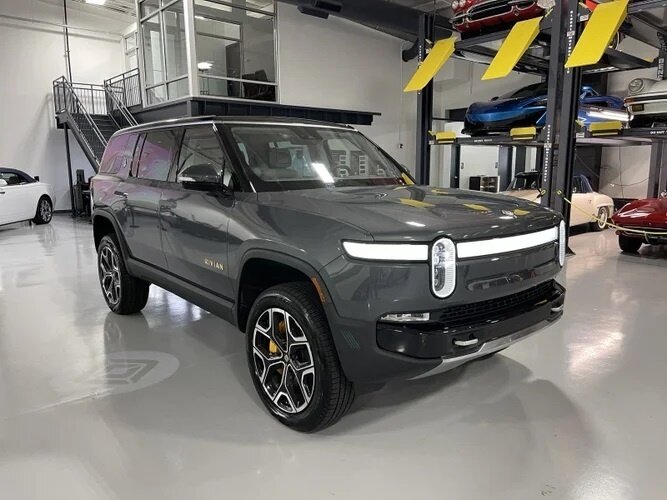 Rivian R1S QM Large