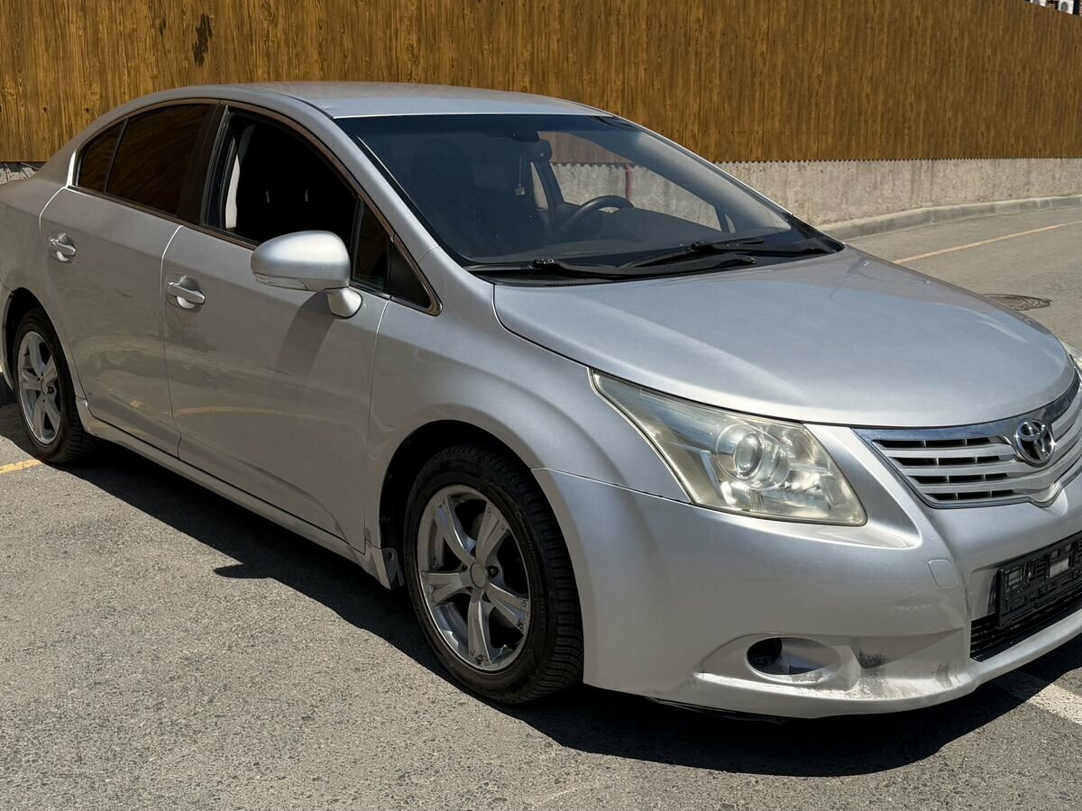 Открыть фотографии: Toyota Avensis III