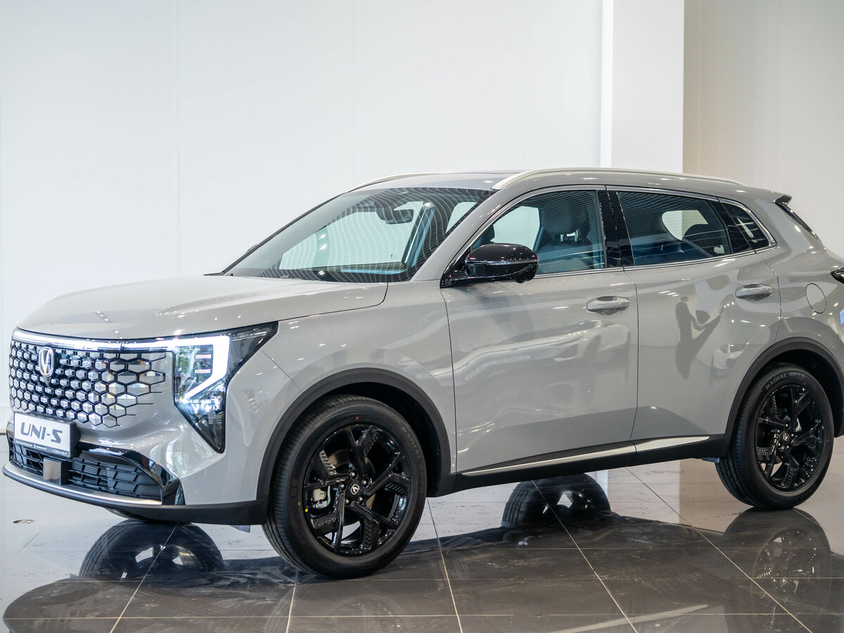 Открыть фотографии: Changan UNI-S I Рестайлинг