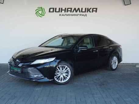 Toyota Camry VIII (XV70)