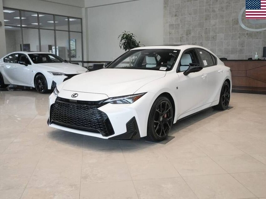 Открыть фотографии: Lexus IS III Рестайлинг 3