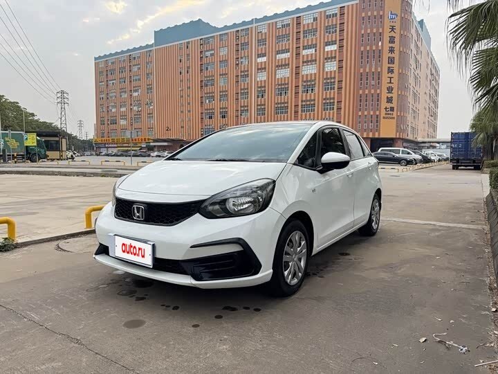 Открыть фотографии: Honda Fit IV