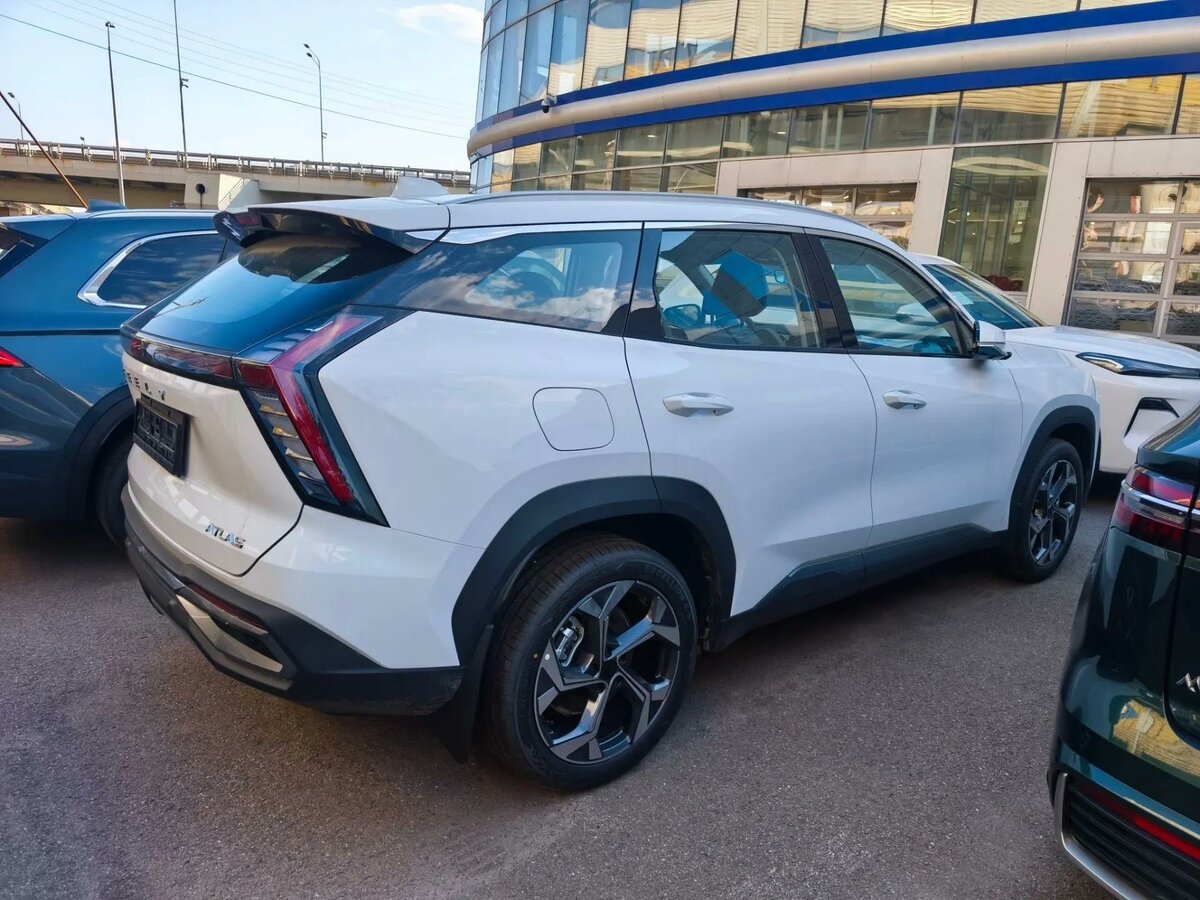 Открыть фотографии: Geely Atlas II