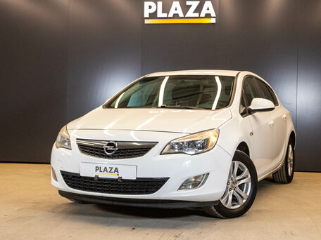 Opel Astra J