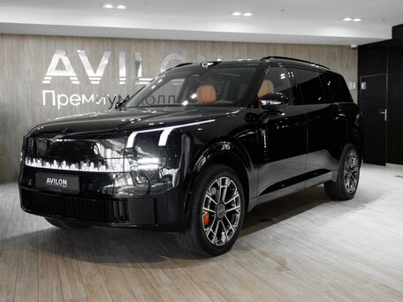 Lynk & Co 900