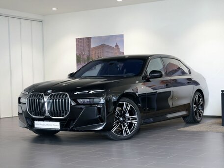BMW 7 серии VII (G70)