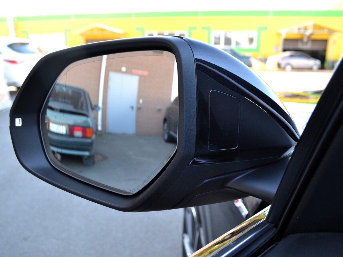 AUDI Q8 - фото 22