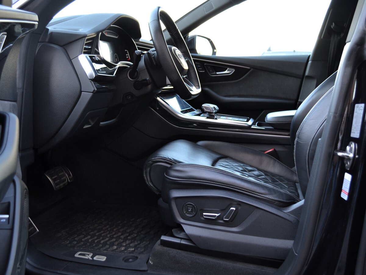 AUDI Q8 - фото 8