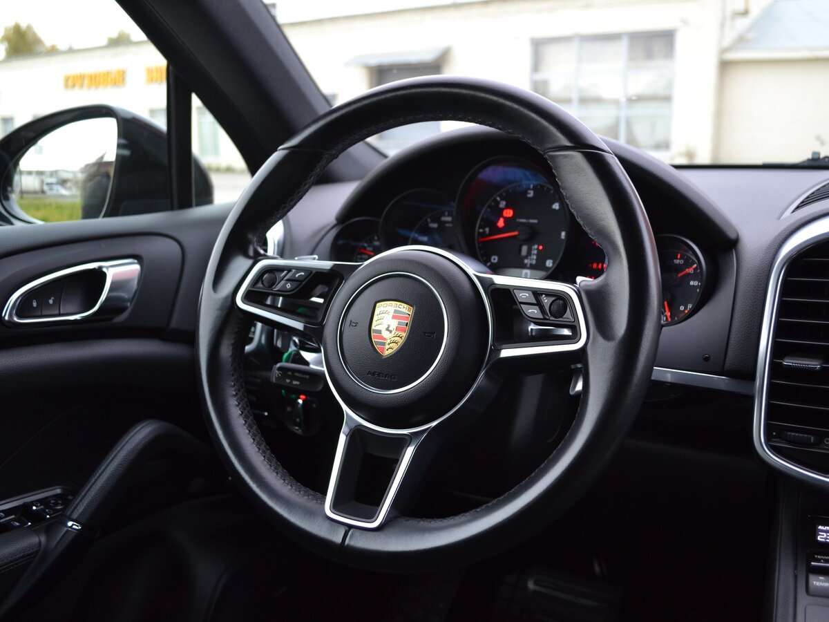 PORSCHE CAYENNE - фото 11